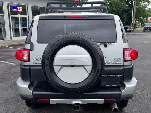 Used 2010 Toyota FJ Cruiser 4WD image 4