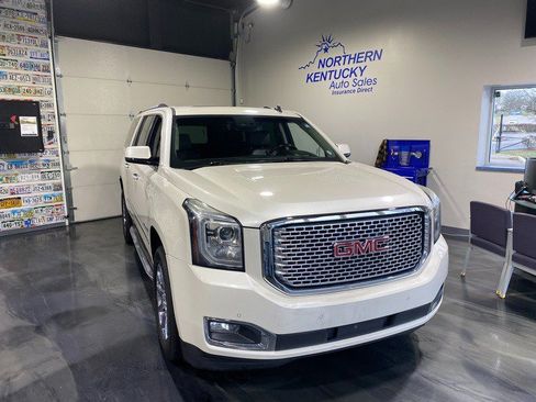 Used 2015 GMC Yukon XL Denali w/ Touring Package AWD/4WD image 2