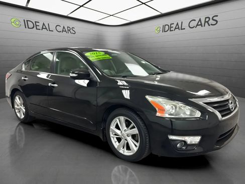 Used 2015 Nissan Altima 2.5 SL w/ Technology Package FWD image 3