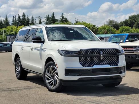 New 2026 Lincoln Navigator L Reserve AWD/4WD image 1