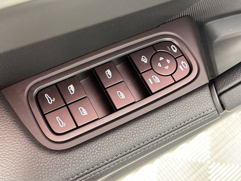 Used 2026 Porsche Cayenne image 13