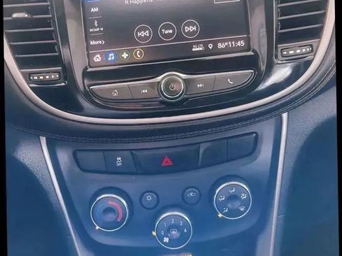 Used 2020 Chevrolet Trax LS FWD image 20