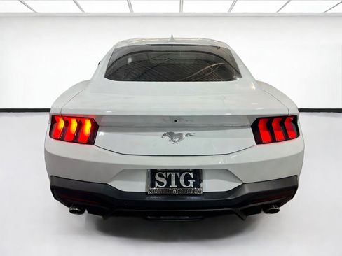 Used 2024 Ford Mustang Coupe RWD image 5