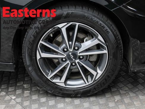 Used 2023 Kia Forte LXS image 30