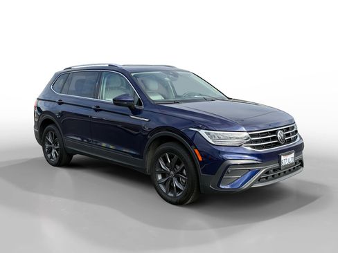 Certified 2022 Volkswagen Tiguan SE w/ Panoramic Sunroof Package image 7