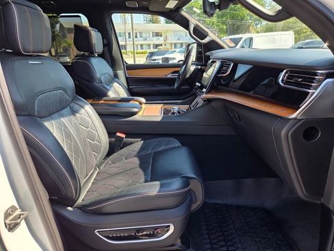 Certified 2024 Jeep Grand Wagoneer L Series III image 20