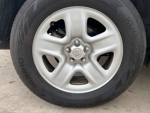 Used 2012 Toyota RAV4 FWD V6 w/ Value Pkg image 26