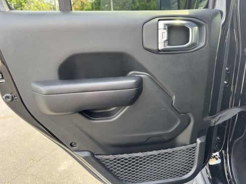 Used 2021 Jeep Wrangler Unlimited Rubicon image 30