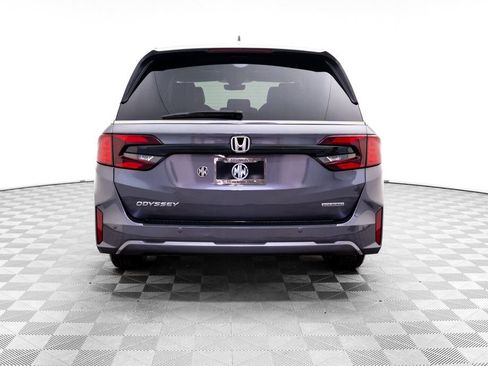 New 2026 Honda Odyssey Touring image 4