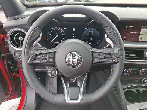 Used 2025 Alfa Romeo Stelvio Sprint w/ Veloce Package image 19