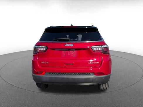 Used 2025 Jeep Compass Limited AWD/4WD image 10