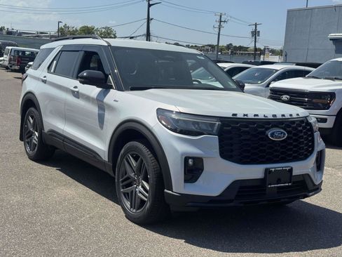 New 2026 Ford Explorer ST-Line AWD/4WD image 2