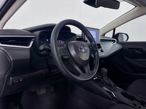 Used 2025 Toyota Corolla LE FWD image 14