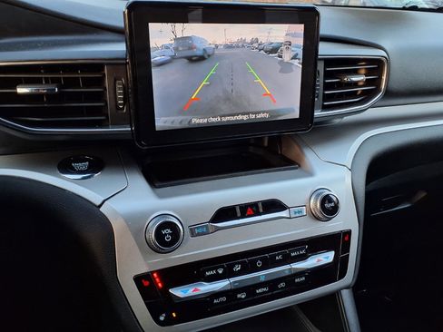 Certified 2022 Ford Explorer XLT w/ Equipment Group 202A image 24