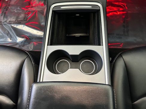 Used 2021 Tesla Model 3 Standard Range Plus image 57