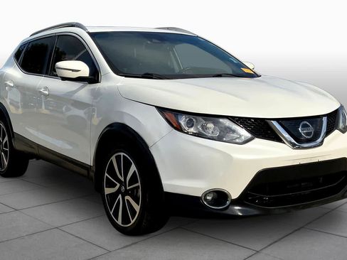 Used 2019 Nissan Rogue Sport SL w/ Premium Package image 3