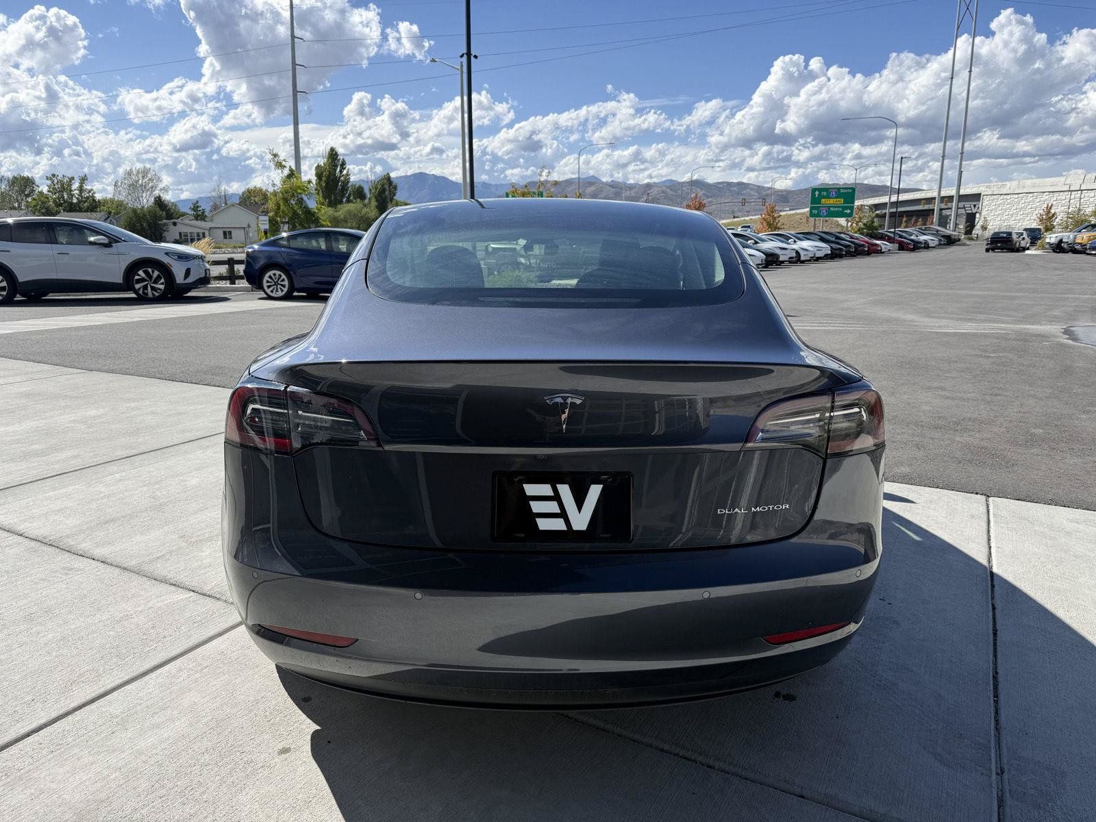 Used 2022 Tesla Model 3 Long Range AWD/4WD image 7