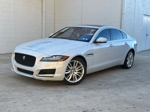 Certified 2018 Jaguar XF Portfolio image 1