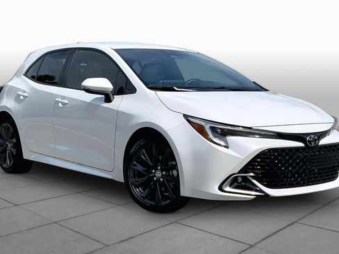 Used 2024 Toyota Corolla XSE FWD image 3