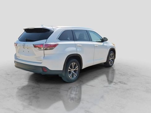 Used 2016 Toyota Highlander XLE AWD/4WD image 8