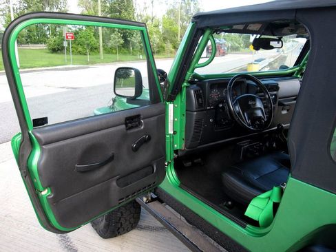 Used 2005 Jeep Wrangler Rubicon image 19