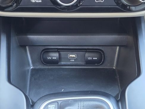 Certified 2025 Kia Soul LX image 19