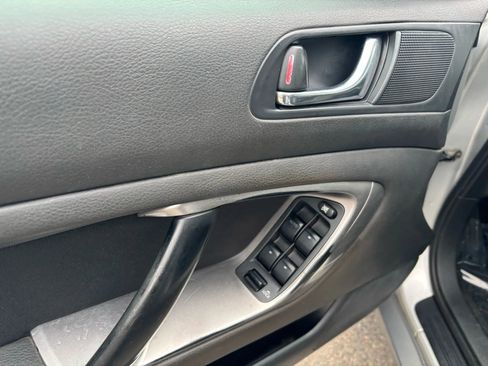 Used 2007 Subaru Outback 2.5i image 21