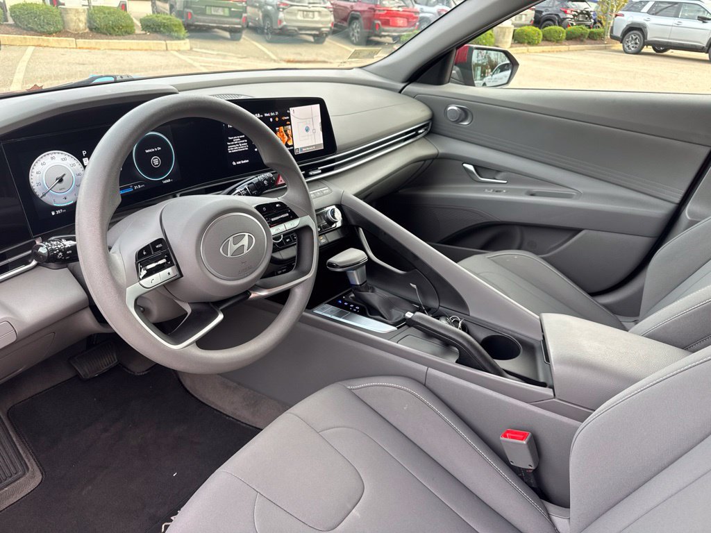 Used 2024 Hyundai Elantra SEL FWD image 9