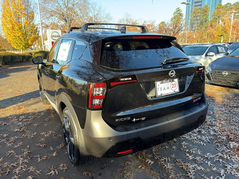 New 2026 Nissan Kicks SR w/ Cold Weather Package image 5