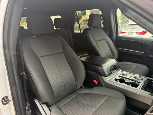 Used 2018 Ford Expedition XLT AWD/4WD image 14