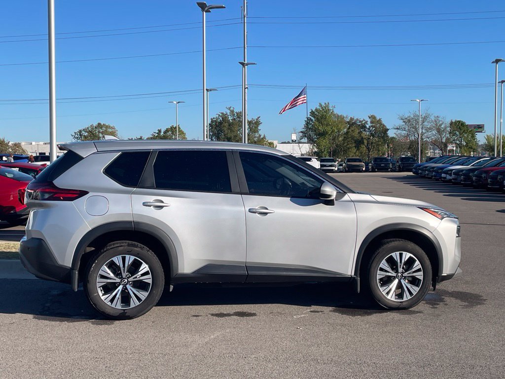 Used 2023 Nissan Rogue SV FWD image 9