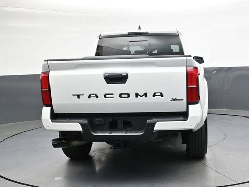 Used 2024 Toyota Tacoma TRD Sport w/ TRD Sport Upgrade Package image 4