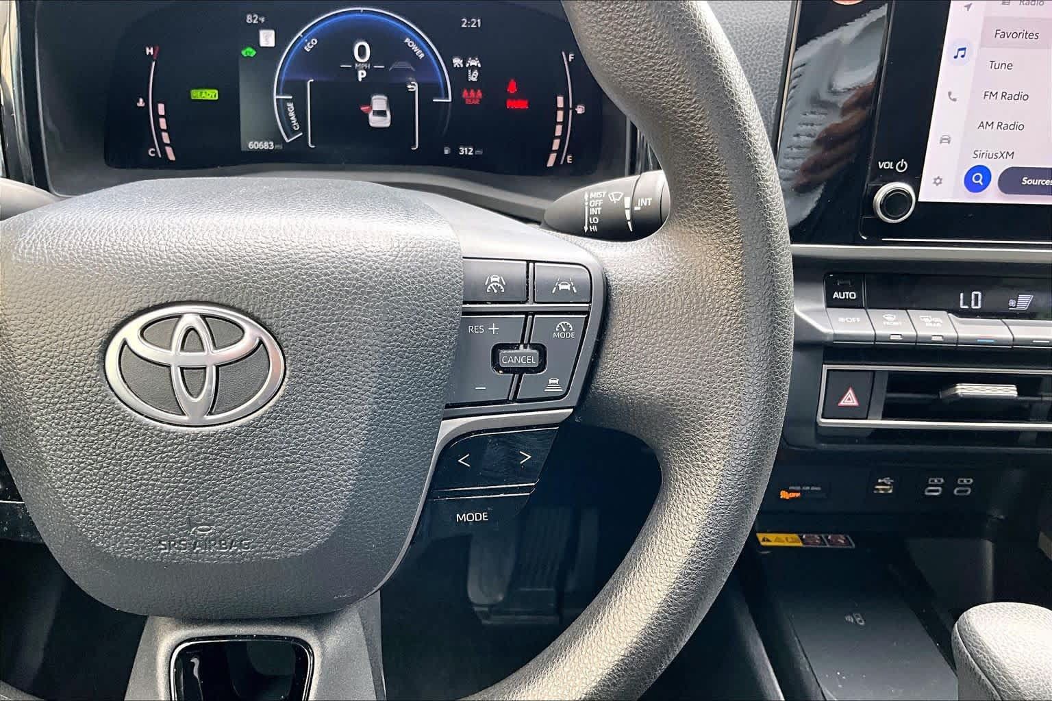 Used 2025 Toyota Camry LE FWD image 25