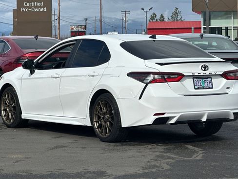Used 2023 Toyota Camry SE image 6