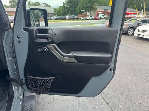 Used 2014 Jeep Wrangler Unlimited Sport w/ Quick Order Package 24S AWD/4WD image 19