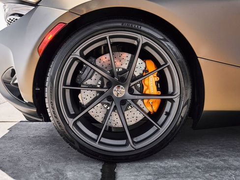 Used 2025 McLaren 750S Spider RWD image 27