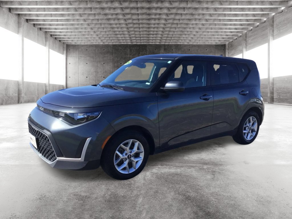 Used 2024 Kia Soul LX w/ Option Group 015 FWD image 1