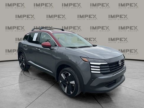 Used 2025 Nissan Kicks SR w/ SR Premium Package image 7