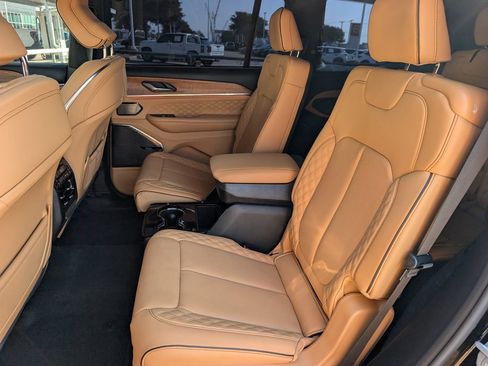 Used 2026 Jeep Grand Cherokee L Summit AWD/4WD image 29