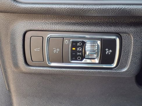 Used 2024 Lincoln Corsair AWD w/ Equipment Group 101A image 17