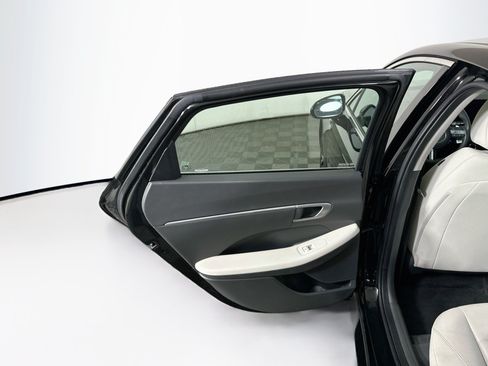 Used 2025 Hyundai Sonata SEL FWD image 26