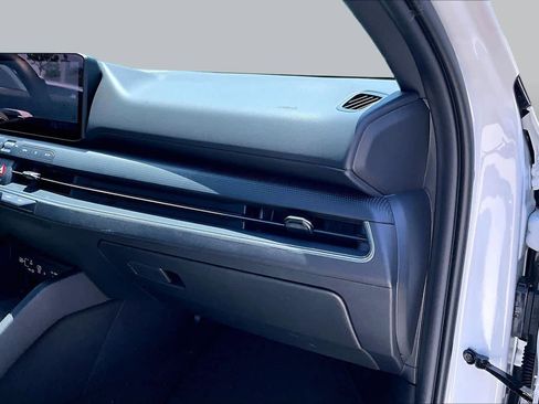 Certified 2025 Kia K4 GT-Line w/ GT-Line Premium Package FWD image 18