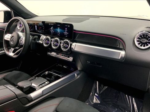 Used 2023 Mercedes-Benz GLB 250 image 10