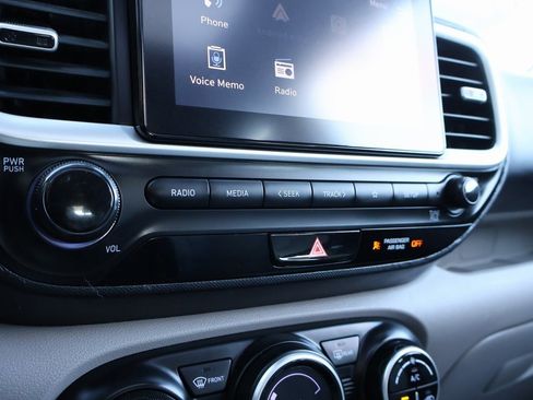 Certified 2022 Hyundai Venue SEL image 36