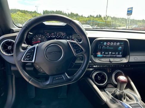Used 2017 Chevrolet Camaro SS RWD image 10