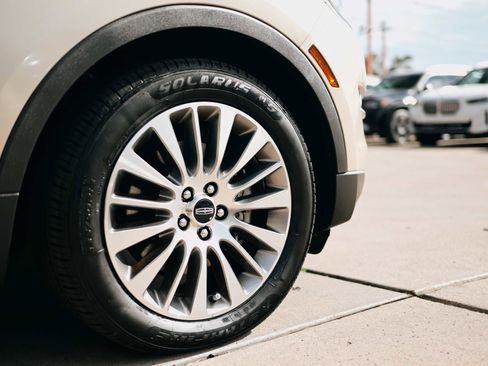 Used 2017 Lincoln MKC Reserve w/ Lincoln MKC Climate Package image 20