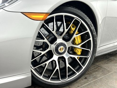 Used 2014 Porsche 911 Turbo S image 2