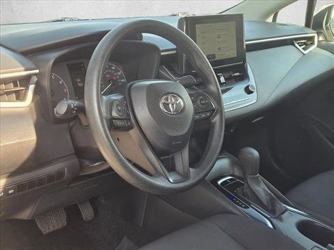 Used 2025 Toyota Corolla LE image 10