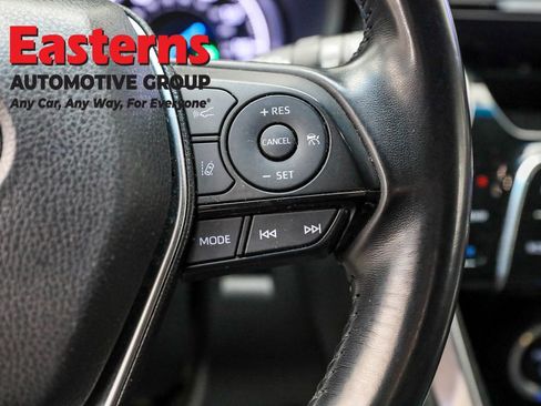 Used 2023 Toyota Venza Nightshade image 16