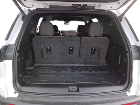 Used 2024 Chevrolet Traverse Z71 w/ Enhanced Driving Package image 13